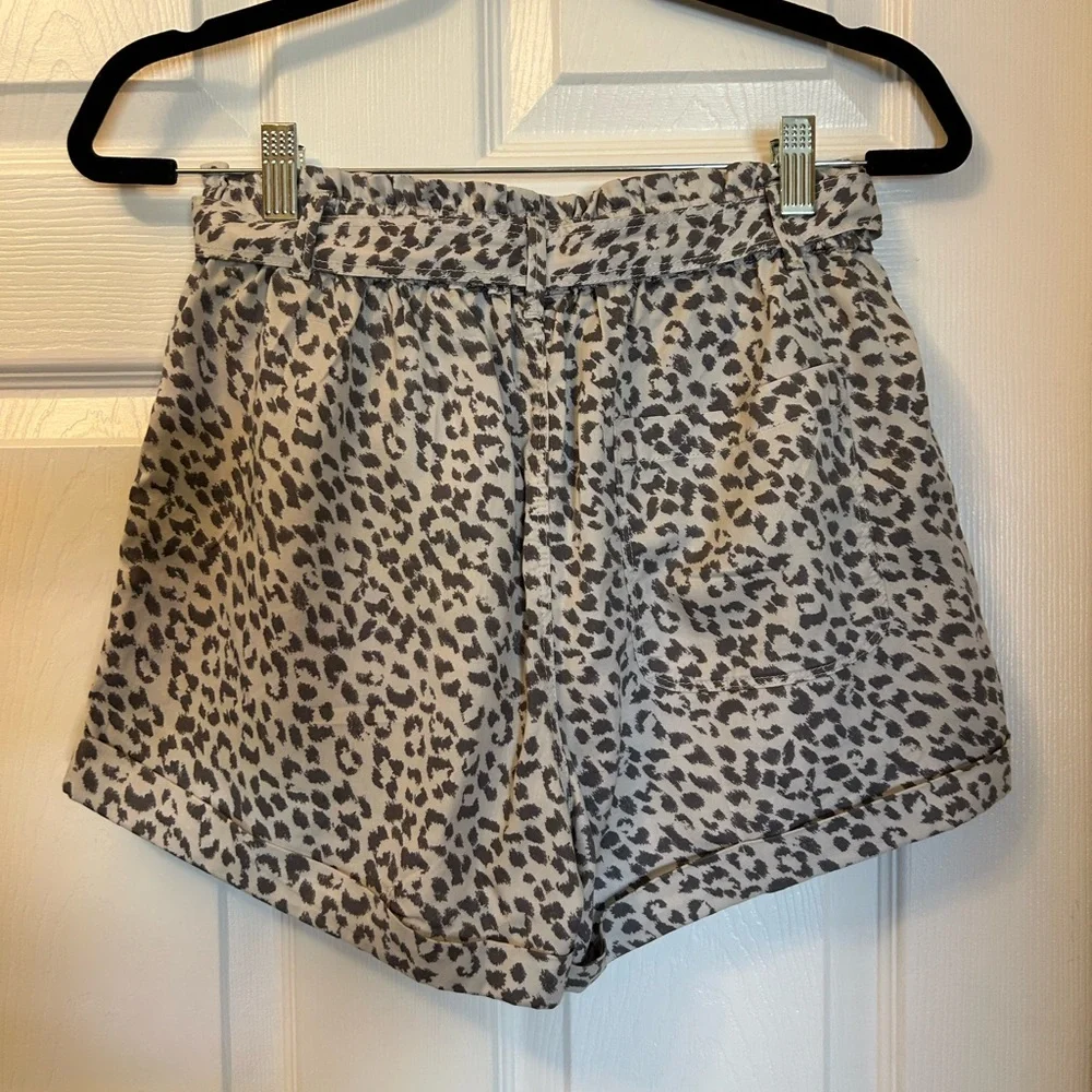 Aerie Gray Leopard Print Shorts - Picture 11 of 12